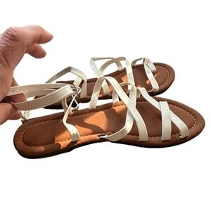 White Strappy Gladiator Flat Sandals Toe Loop Ankle Strap Size 37 EU 6.5 US